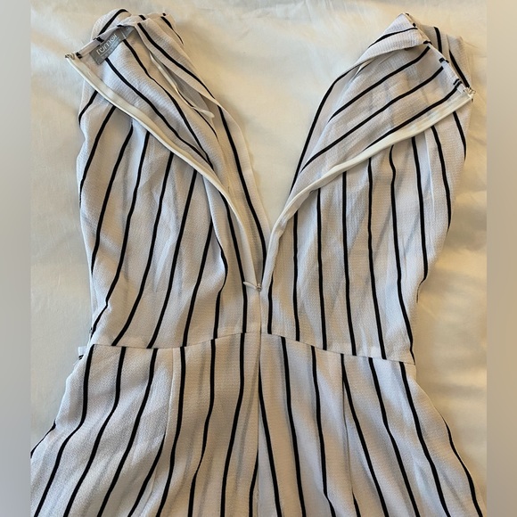 Black & White Romper | LF | Small | Like New - Picture 5 of 11